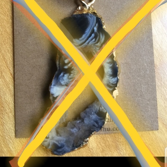 Agate Geode Slice Necklace 18K 🔮 - Picture 5 of 6